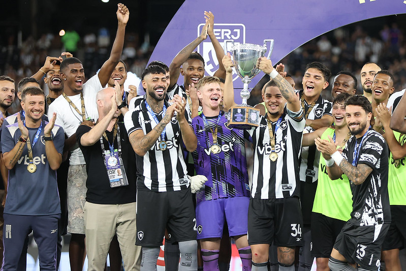 Botafogo vence Bangu por 3 a 1 e conquista o título da Taça Rio