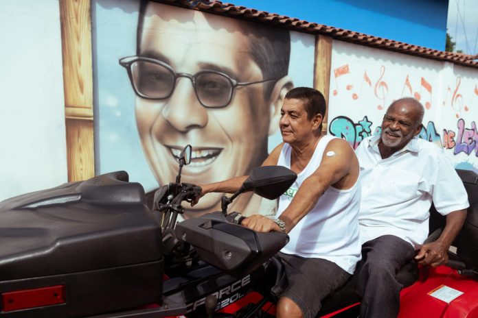 Zeca Pagodinho e Antônio Pitanga _ Créditos_ Lucas Ramos