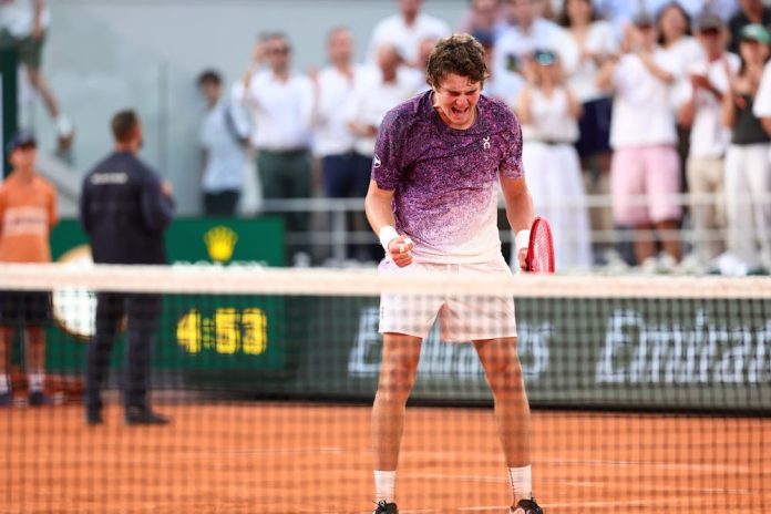 ahniWAeQX7-eWcWY_JoaoFonsecaTroisièmetourRoland-Garros2026MAH19063