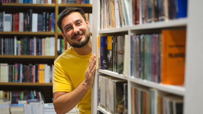 Autor de romance premiado, Vítor Kappel participa de roda de conversa sobre amor e literatura contemporânea na Flip Autor de romance premiado, Vítor Kappel participa de roda de conversa sobre amor e literatura contemporânea na Flip