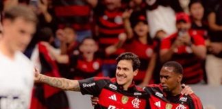 Pedro e Lorran comemorando.